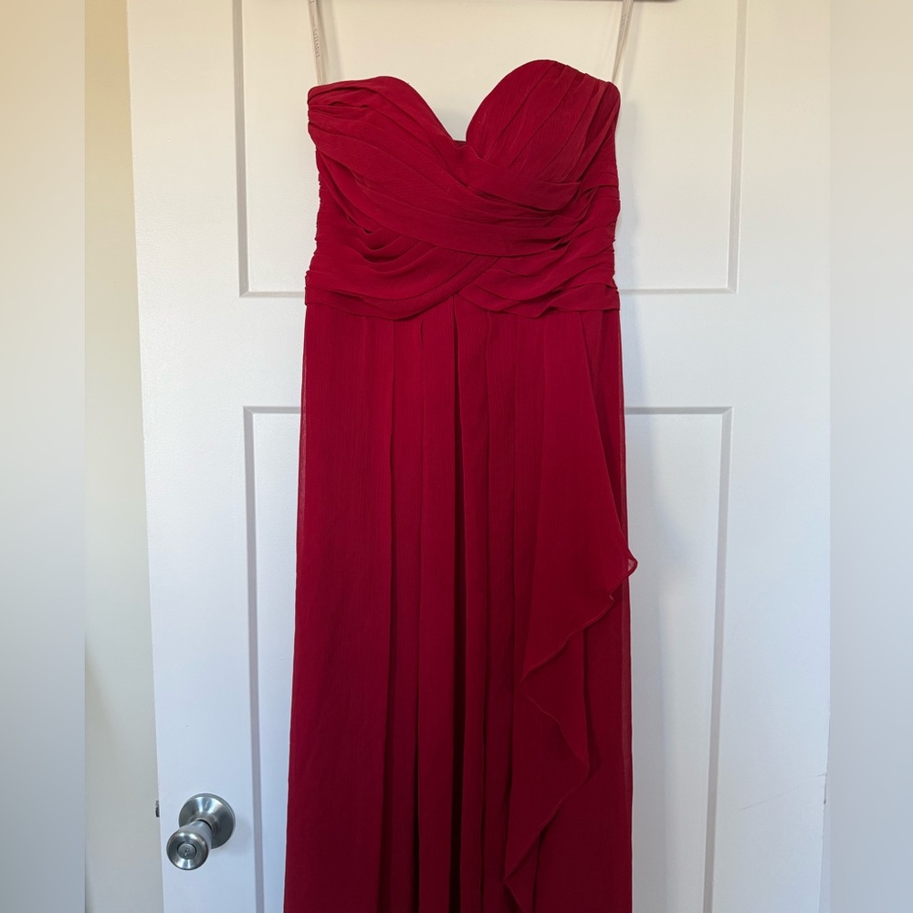 Elegant strapless David’s bridal candy apple red bridesmaids dress With padding